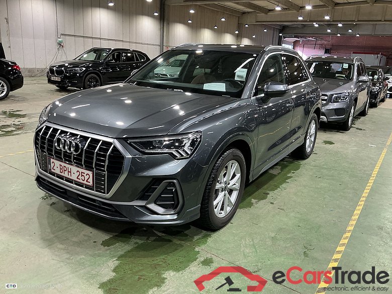 AUDI Q3 1.4 45 TFSI E S TRONIC S LINE #1