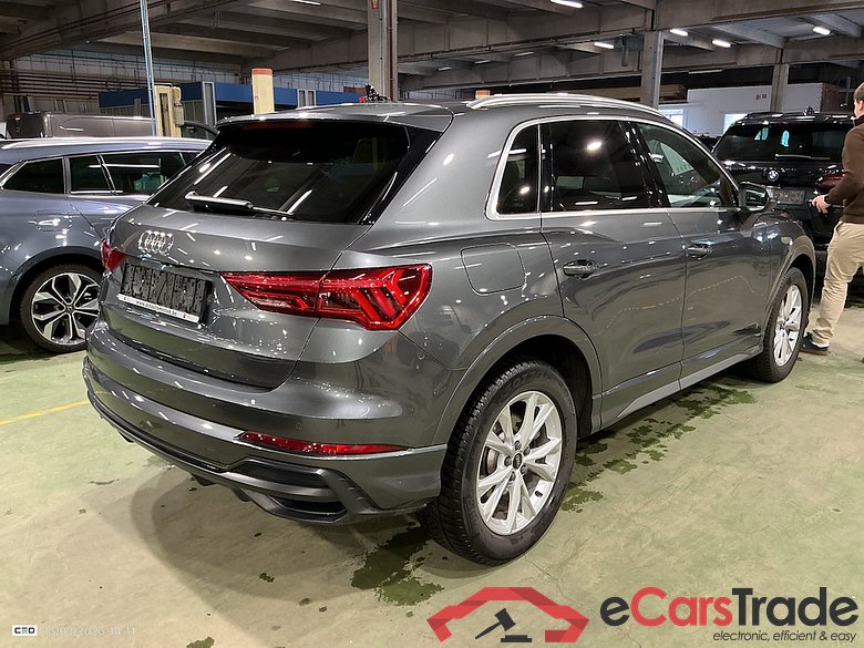 AUDI Q3 1.4 45 TFSI E S TRONIC S LINE #4