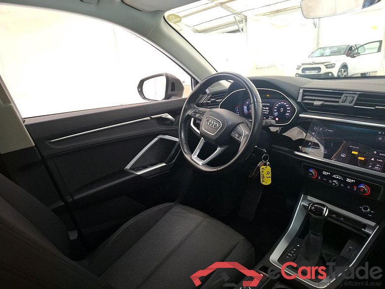 AUDI Q3 / 2018 / 5P / SUV 2.0 35 TDI 150 S TRONIC BUSINESS LINE #5