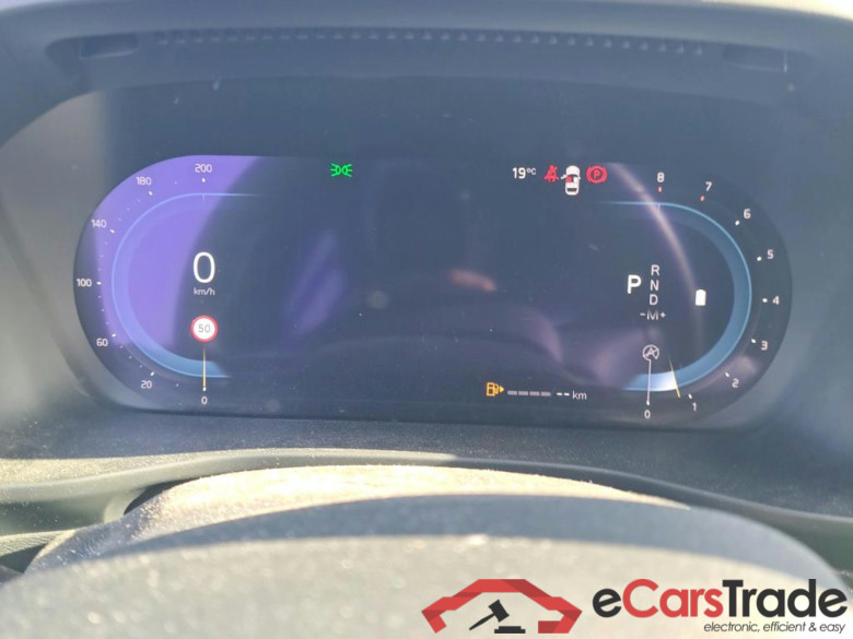 VOLVO XC40 todoterreno 2.0 B3 G Plus Dark Auto 160 CV #4