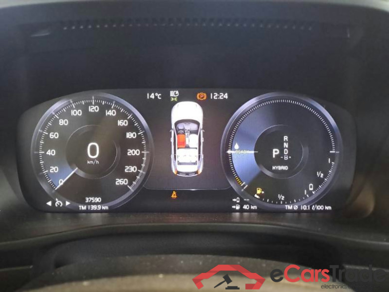 VOLVO XC40 / 2021 / 5P / SUV T5 RECHARGE PLUG-IN AUTO PLUS BRIGHT #4