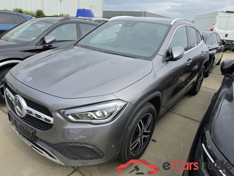 Mercedes GLA 200d Aut. LED-Xenon Widescreen Navi 1/2 Sport-Leather KeylessGo Camera Klima PDC ... #1