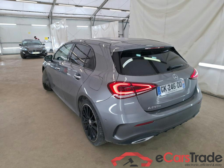 MERCEDES-BENZ Classe A Compact / 2018 / 5P / Berline A 250 e AMG Line 8G-DCT #2