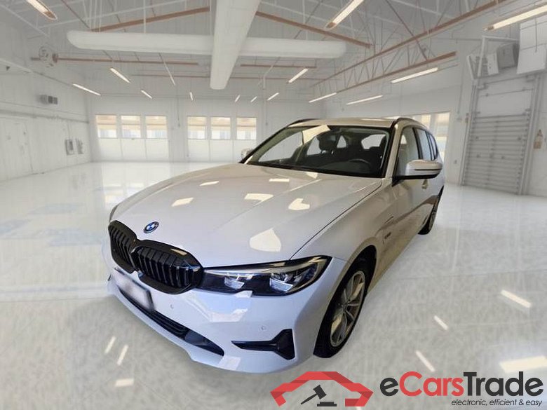BMW Serie 3 / 2018 / 5P / Station wagon 330e Business Advantage Touring auto #1