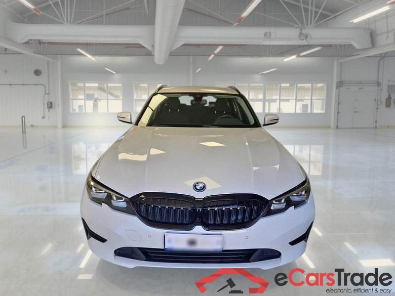 BMW Serie 3 / 2018 / 5P / Station wagon 330e Business Advantage Touring auto #6