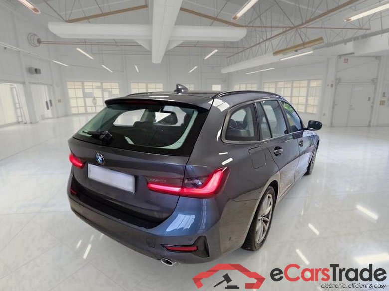 BMW SERIE 3 / 2018 / 5P / STATION WAGON 318D 48V BUSINESS ADVANTAGE TOURING AUTO #2