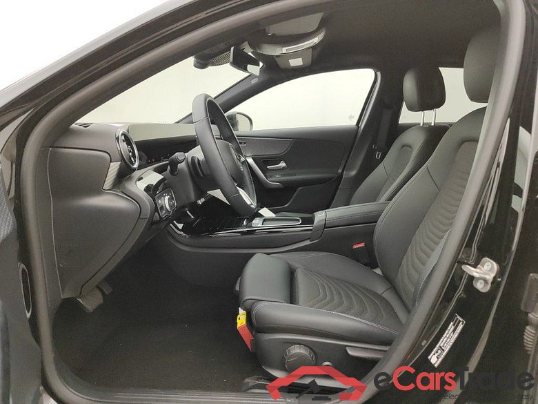 Mercedes-Benz Classe A Berline A 250 e Business Line DCT 4d #3