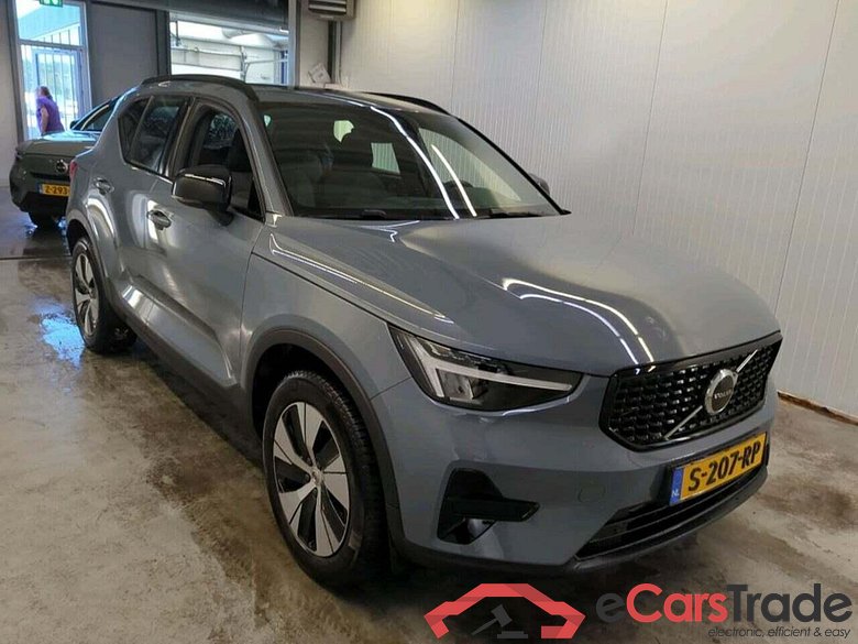 VOLVO XC40 1.5 T4 Plus Dark #4