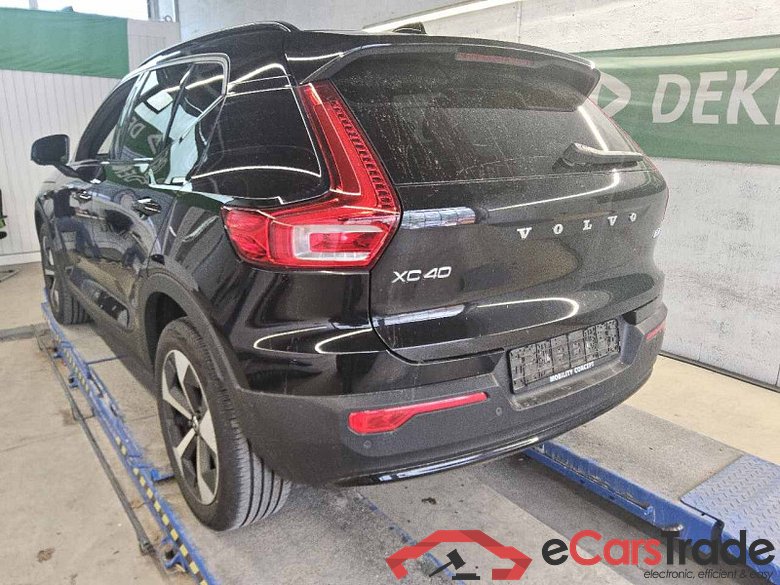 Volvo XC40 (2017->) DE - SUV5 B4 AWD EU6d, Ultimate Dark, (Facelift) 2022 - 2022 #4