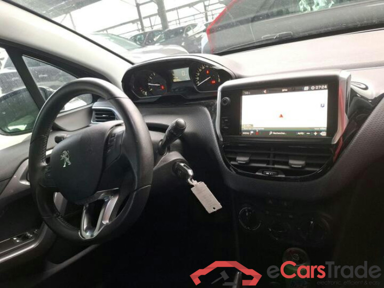 Peugeot 2008 1.2 PureTech Navi Klima PDC... #5