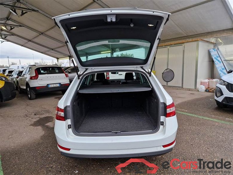 SKODA SUPERB WAGON / 2019 / 5P / STATION WAGON 1.4 TSI PLUG-IN HYBRYD EXECUTIVE DSG #6