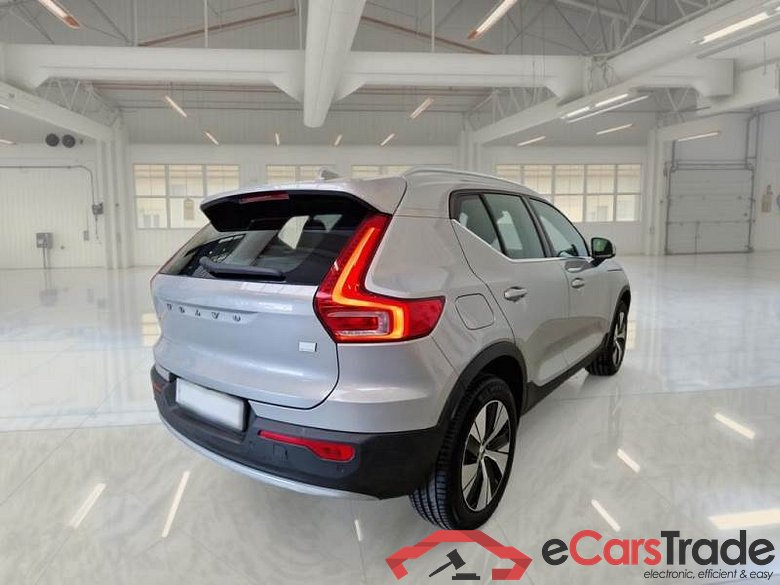 VOLVO XC40 / 2021 / 5P / SUV T5 RECHARGE PLUG-IN AUTO PLUS BRIGHT #2