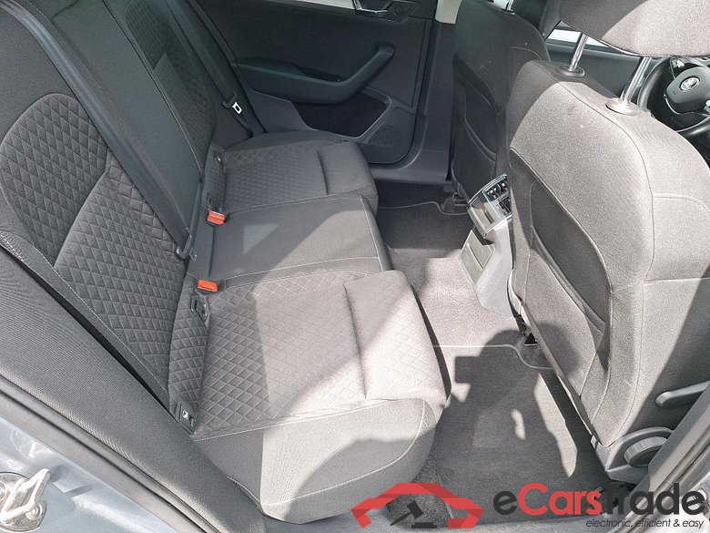 SKODA SUPERB COMBI 2.0 CRTDI 90KW DSG7 AMBITION #6