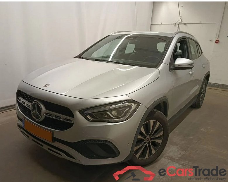 Mercedes GLA 200d Aut. LED-Xenon Widescreen Navi 1/2 Sport-Leather KeylessGo Klima PDC ... #1