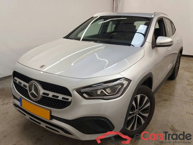 Mercedes GLA 200d Aut. LED-Xenon Widescreen Navi 1/2 Sport-Leather KeylessGo Klima PDC ... #1