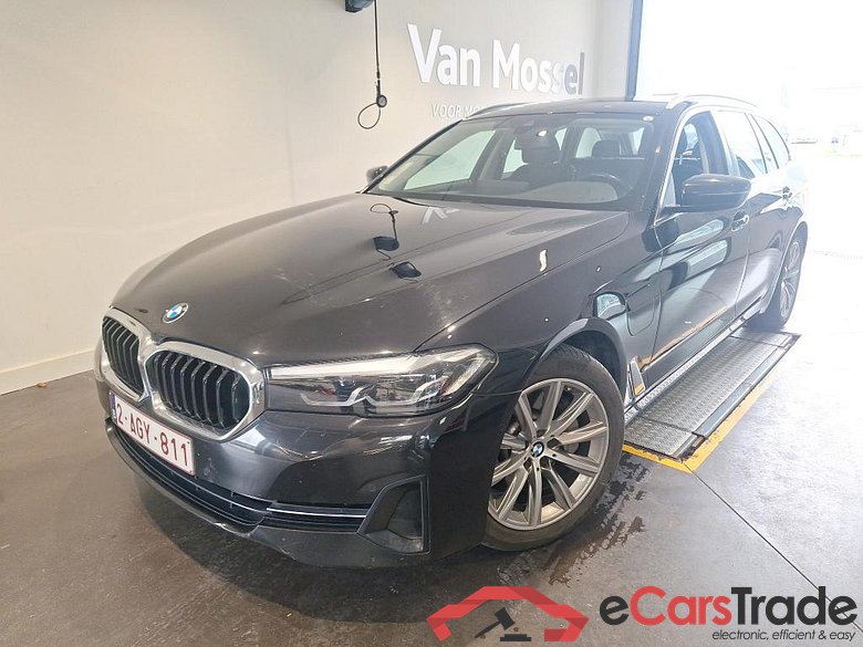 BMW - BMW 5 TOURING 530e xDrive 272PK Business Edition & Heated Dakota Seats & Parking Assistant Pack & Towing Hook * HYBRID *