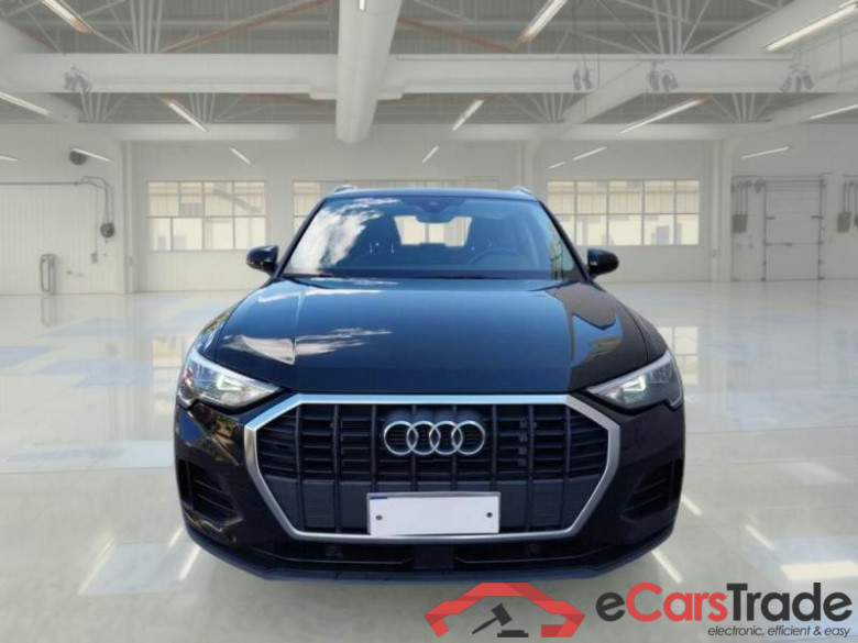 AUDI Q3 / 2018 / 5P / SUV 45 TFSI E S TRONIC BUSINESS #6