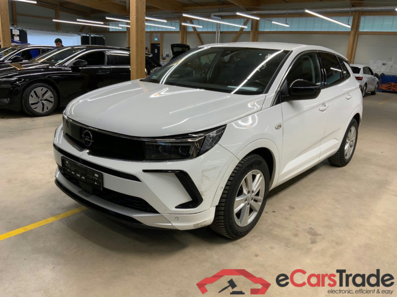 Grandland Elegance 1.5 96KW AT8 6E #1