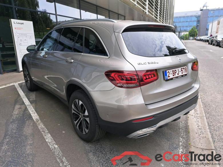MERCEDES-BENZ GLC 2.0 GLC 300 E PHEV 4MATIC 4WD AUTO #3