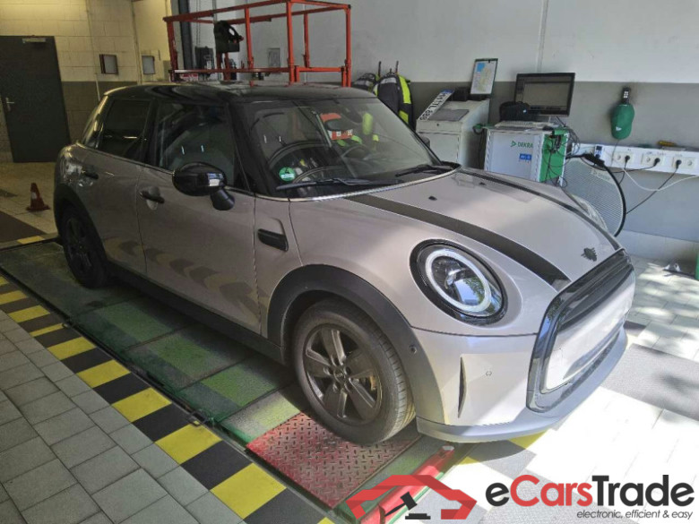 Mini Mini 5-trg. (F55)(2014->) DE - LimS5 Cooper 1.5 EU6d, Cooper Classic Trim (OPF), (Facelift 2) 2021 - 2024 #2