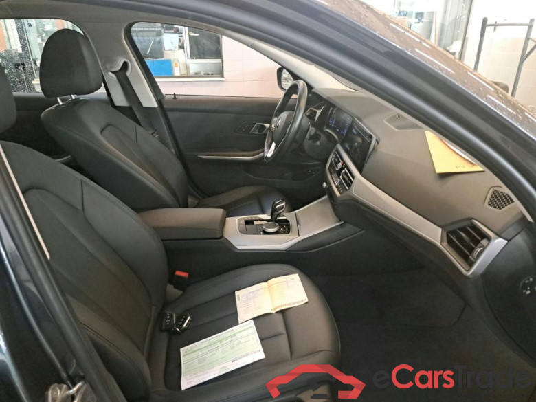BMW - BMW 3 TOURING 330e 292PK Business Edition & Heated Seats & Driving Assistant & Active Cruise Control & Harman Kardon & Pano Roof & Electric Trailer Hook  * HYBRID * #3
