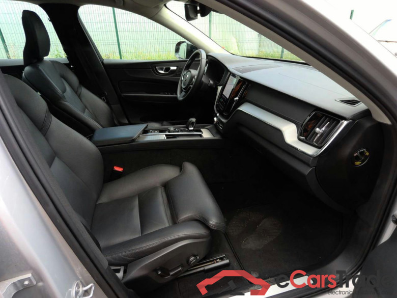 Volvo XC60 Ultimate Style Dark B4 mild-hybrid 2.0L Diesel 197 hp (Geartronic 8) #5