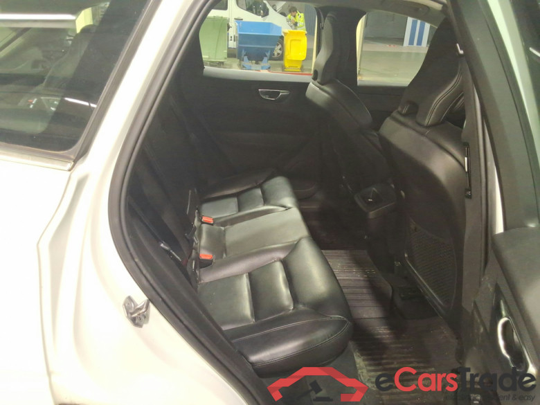 VOLVO XC60 2.0 B5 D 4WD GEARTRONIC MOMENTUM PRO - EX POLICE #5