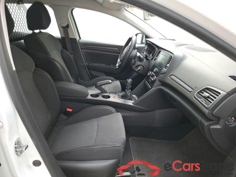 Megane IV Berline 5pt. Société Air Nav 1.5 dCi 90CV BVM6 E6 #6