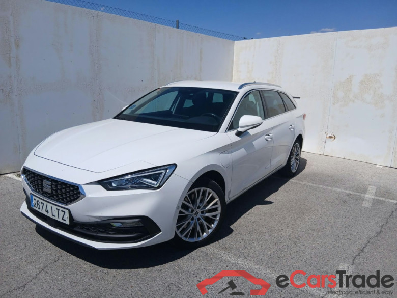 SEAT Nuevo León / 2020 / 5P / familiar SP 1.4 e-Hybrid DSG S&S Xcellence Go L #1