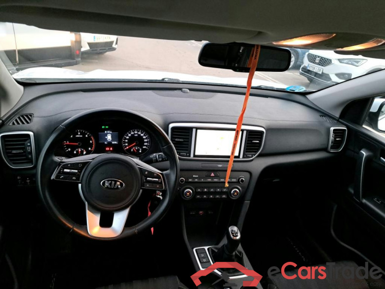 KIA Sportage / 2018 / 5P / todoterreno 1.6 MHEV Business 100kW (136CV) 4x2 #3
