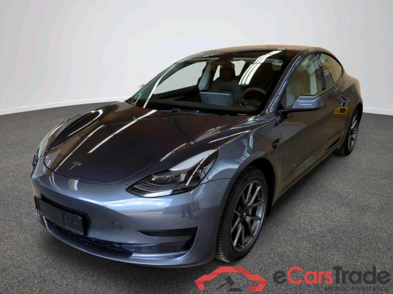 TESLA Model 3 Standard Reichweite Plus Hinterradantrieb 4d 239kW #1