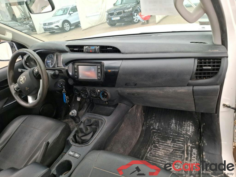 TOYOTA Hilux SC / 2020 / 2P / Pick-up 2.4 D-4D SIMPLE CAB LeCap 4WD #5