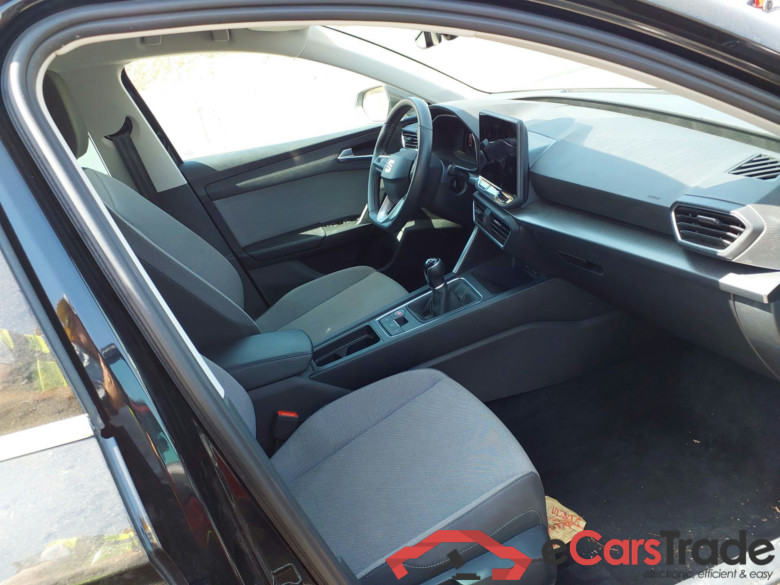 SEAT Leon 1.5 TSI 85 KW (115 CV) Style 25 Aniversario Manual Sport Tourer #3