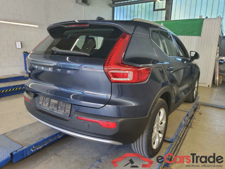 Volvo XC40 (2017->) DE - SUV5 B4 2WD EU6d, Momentum, 2020 - 2022 #3