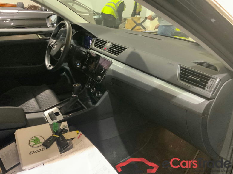 Superb Combi Ambition 2.0 TDI 110KW AT7 E6d #3