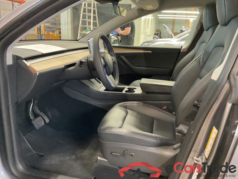 TESLA Model Y Long Range Dual Motor AWD 5d 378kW #4