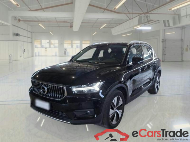 VOLVO XC40 / 2017 / 5P / SUV T4 PLUG-IN HYBRID AUTO RECH INSCRIP EXPR #1