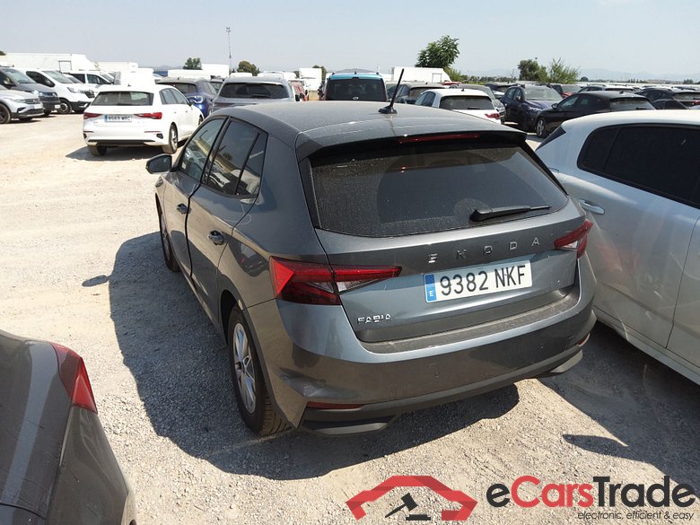SKODA Fabia 1.0 TSI 70 kW (95 CV) Manual 5 vel. Selection (Winterpack) #2
