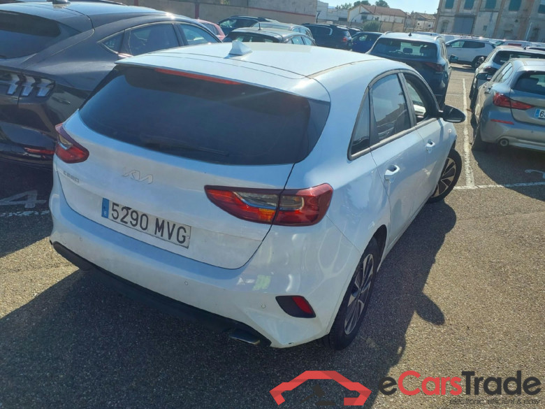 KIA Ceed / 2021 / 5P / berlina con portón 1.0 T-GDi 74kW (100CV) Concept #2
