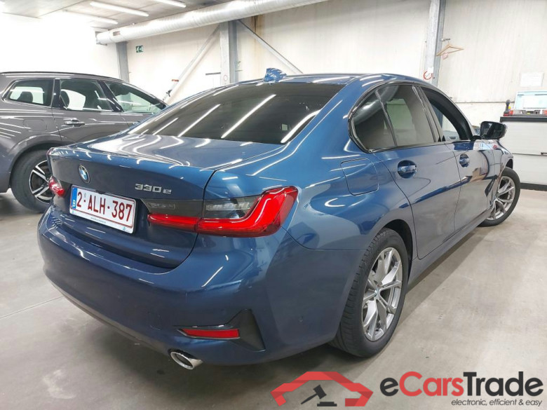 BMW - BMW 3 BERLINE 330e 292PK Business Edition Sport With Heated Sport Seats & Pack Driving Assistant Pro & Head Up & Parking Assistant Plus * HYBRID * #2