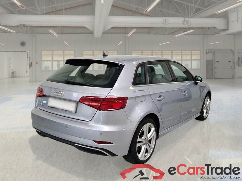 AUDI A3 / 2016 / 5P / BERLINA 40 E-TRON S TRONIC ADMIRED S.BACK #2