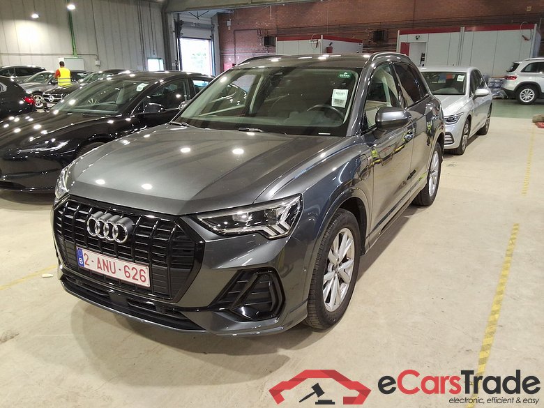AUDI Q3 1.4 45 TFSI E S TRONIC S LINE