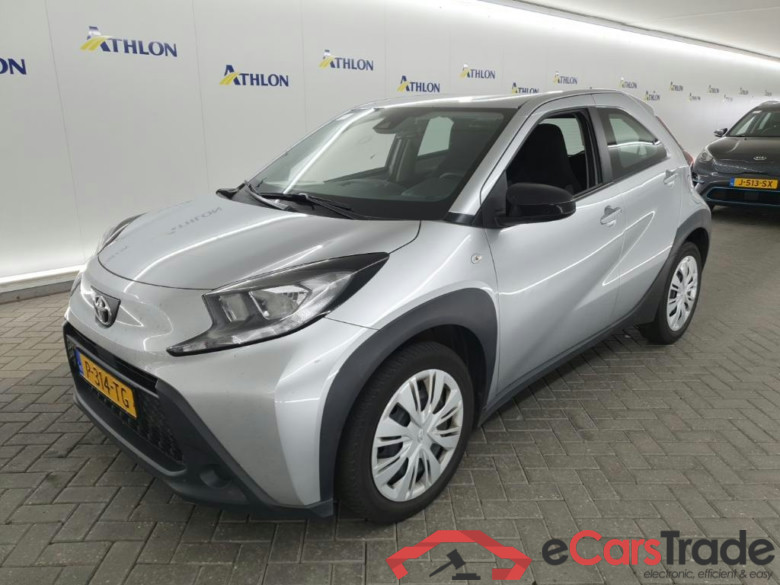 TOYOTA Aygo X 1.0 VVT-I MT play 5D 53kW #1