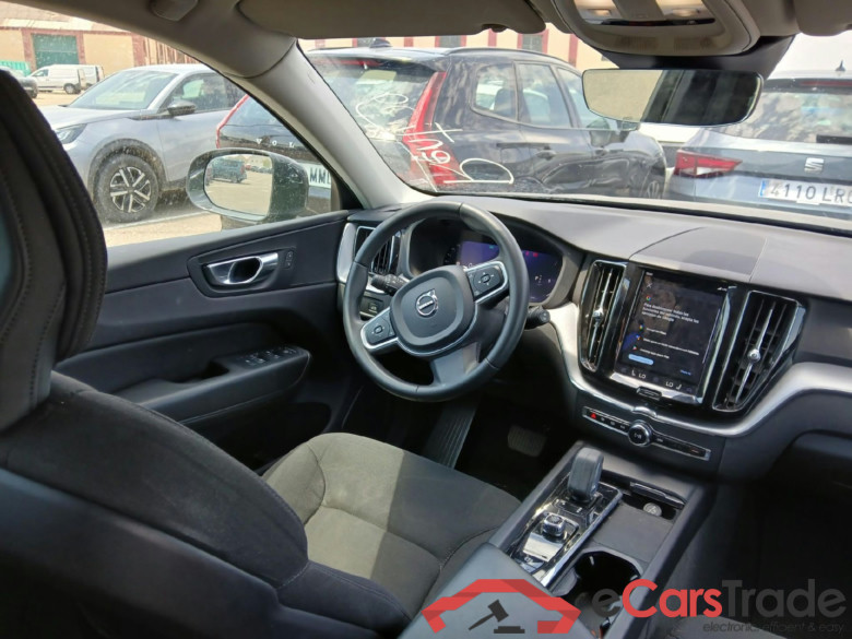 VOLVO XC60 / 2017 / 5P / todoterreno 2.0 B4 D Momentum Pro Auto #3