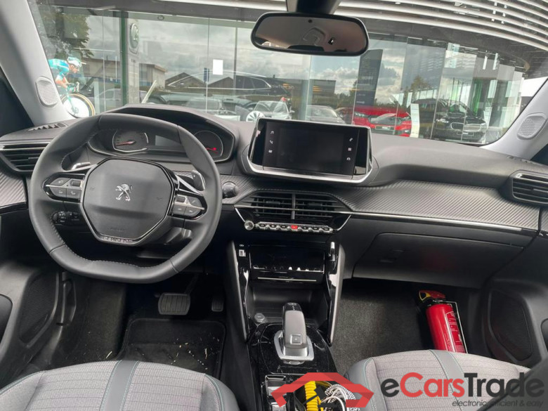 PEUGEOT 2008 1.2 PureTech Allure S&S (EU6.3) #6
