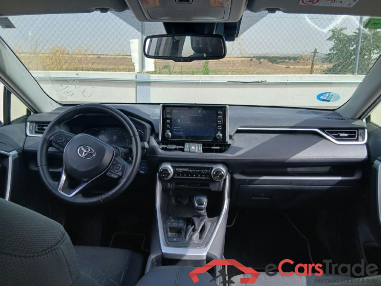 TOYOTA Rav4 / 2018 / 5P / todoterreno 2.5l 220H Advance #3