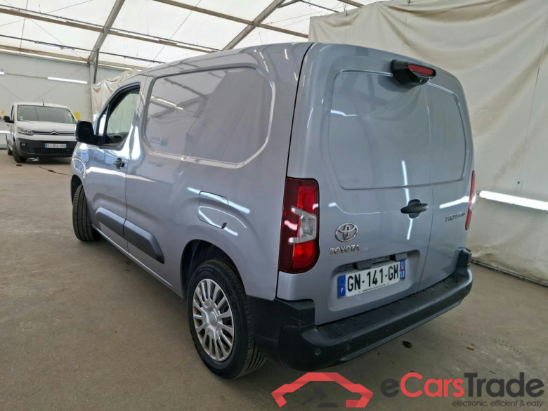 TOYOTA Proace City / 2019 / 4P / Fourgonnette 1.5 Medium 130 D-4D Business #2