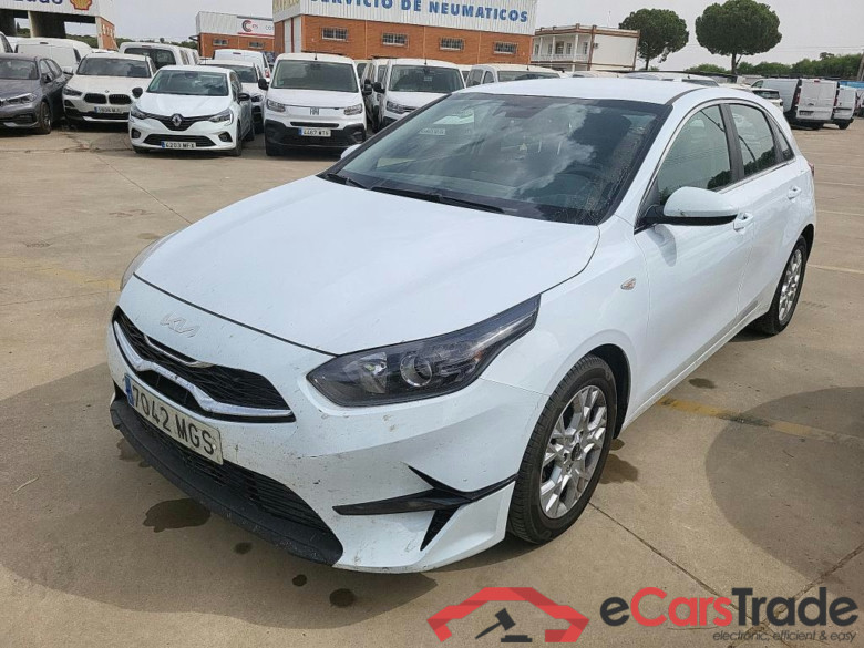 KIA Ceed / 2021 / 5P / berlina con portón 1.0 T-GDi 74kW (100CV) Drive #1