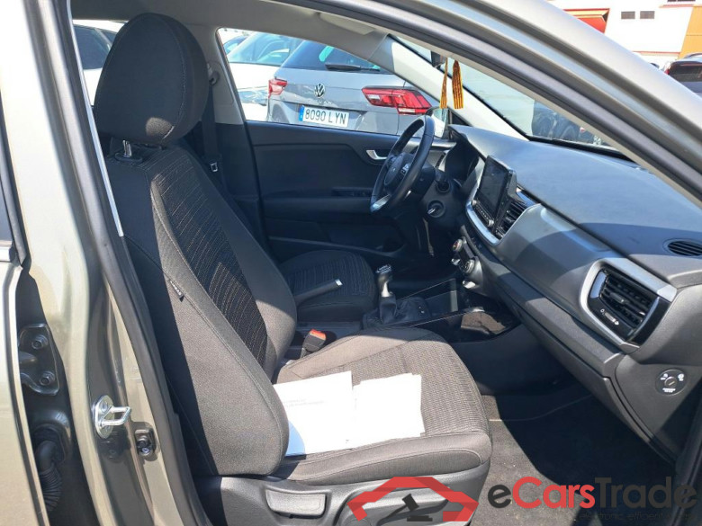 KIA Stonic / 2017 / 5P / todoterreno 1.0 T-GDi 88kW (120CV) MHEV iMT Drive #6