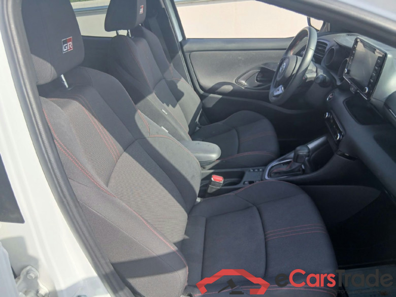 TOYOTA Yaris / 2020 / 5P / berlina con portón 1.5 120H GR Sport #6